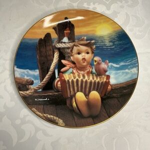 M.J. HUMMEL PLATE “LET’S SING”